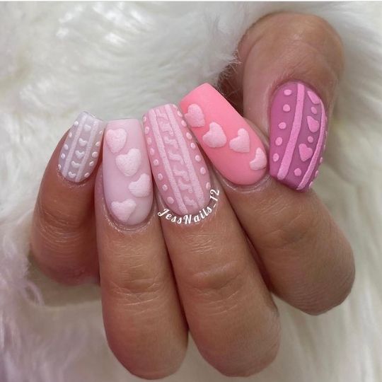 Rose Winter Nails 2025-2025: 17 beautiful ideas