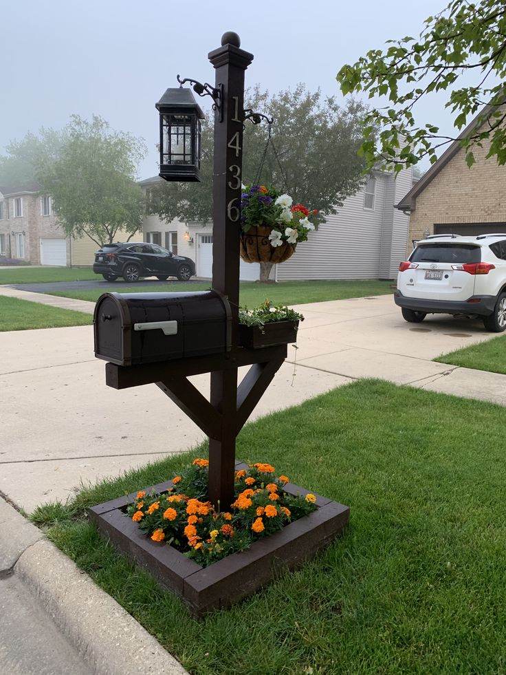 23 Inspiring Mailbox Landscaping Ideas For A Picture-Perfect Entrance - 171