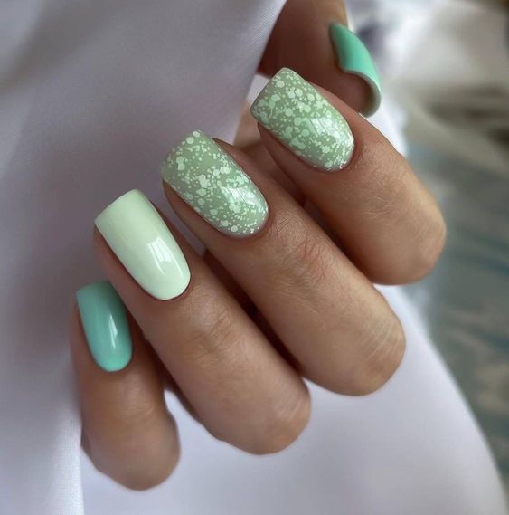 Square nail designs 2025 embrace the chic and timeless appeal: embracing elegance and creativity in every tip