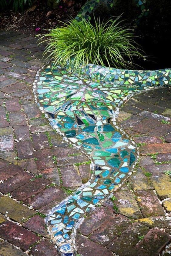 19 Creative Garden Projects Made Use Of Bottles - 139