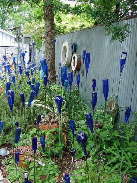 19 Creative Garden Projects Made Use Of Bottles - 147