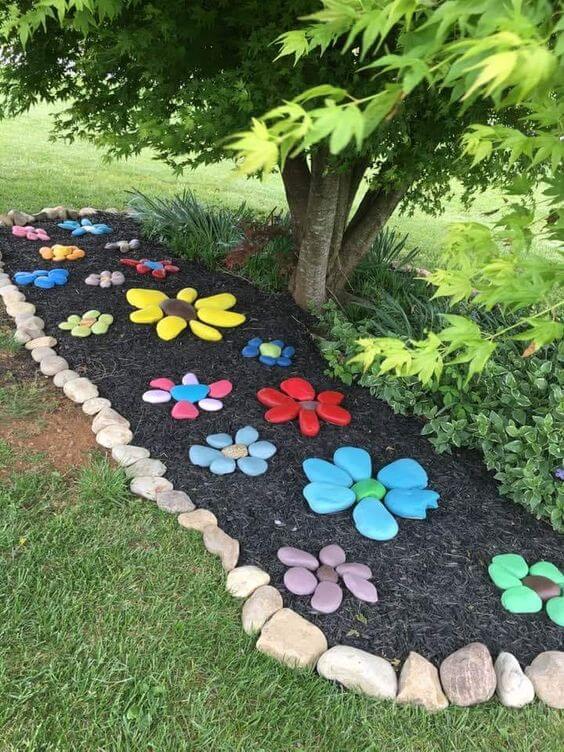 27 Creative Painted Garden Decoration Ideas - 179