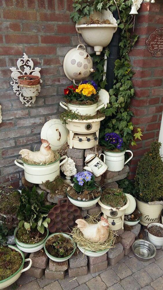 27 Easy DIY Garden Art Ideas - 207