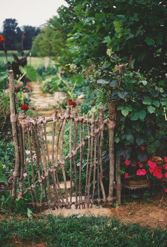 36 Rustic Garden Gates Made With Branches - 259