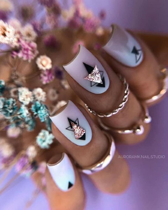 Square nail designs 2025 embrace the chic and timeless appeal: embracing elegance and creativity in every tip