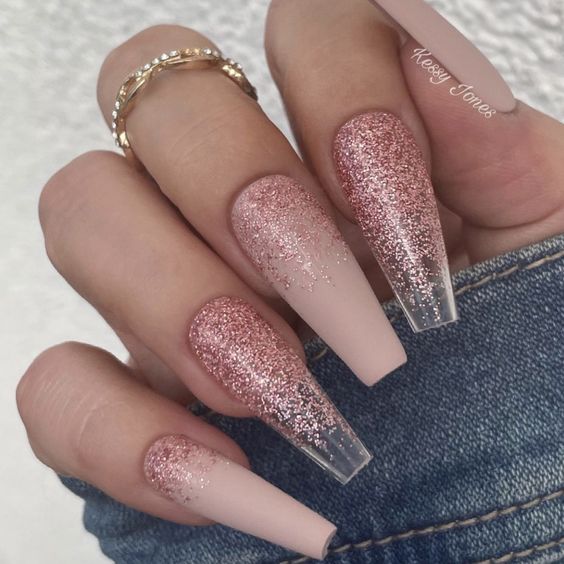 Rose Winter Nails 2025-2025: 17 beautiful ideas