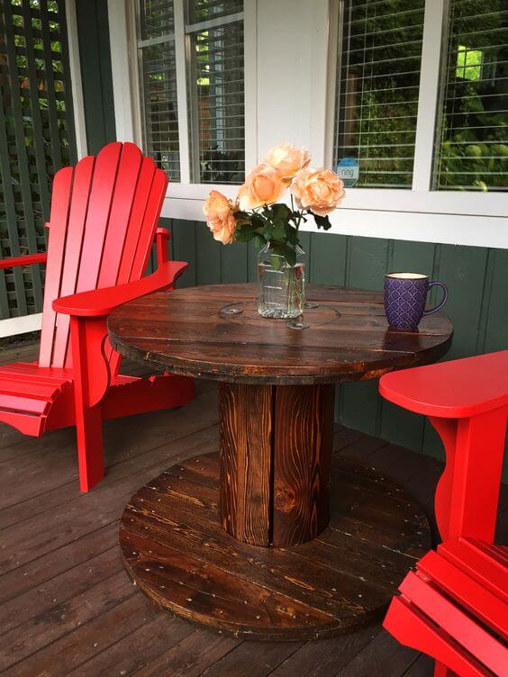 DIY Recycled Outdoor Table Ideas