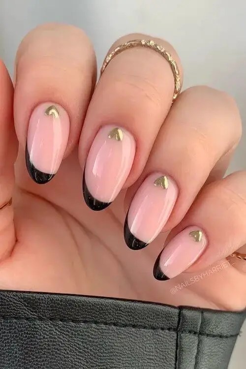 45 Easy Valentines Day Nails Ideas: Stylish Black Nails for Valentine’s Day: A Bold Choice