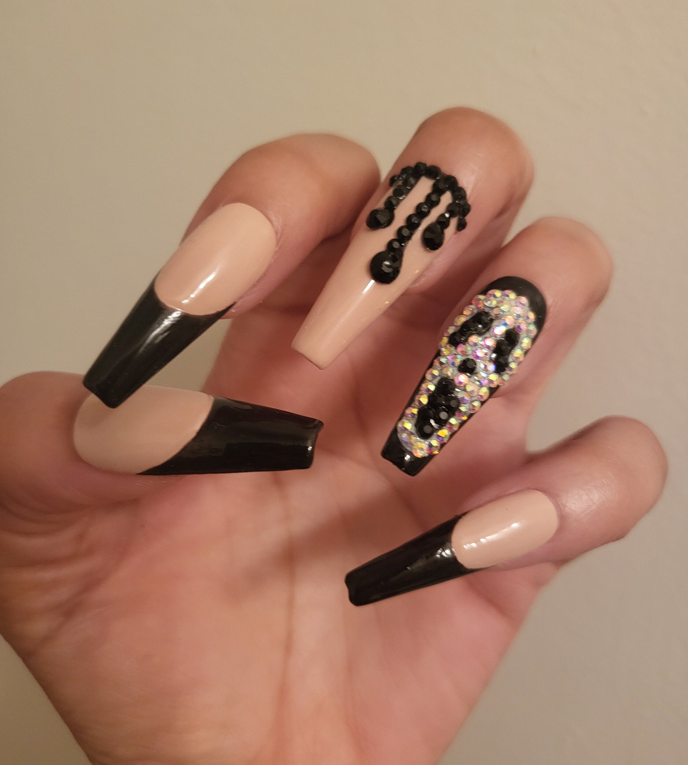 baddie acrylic nails