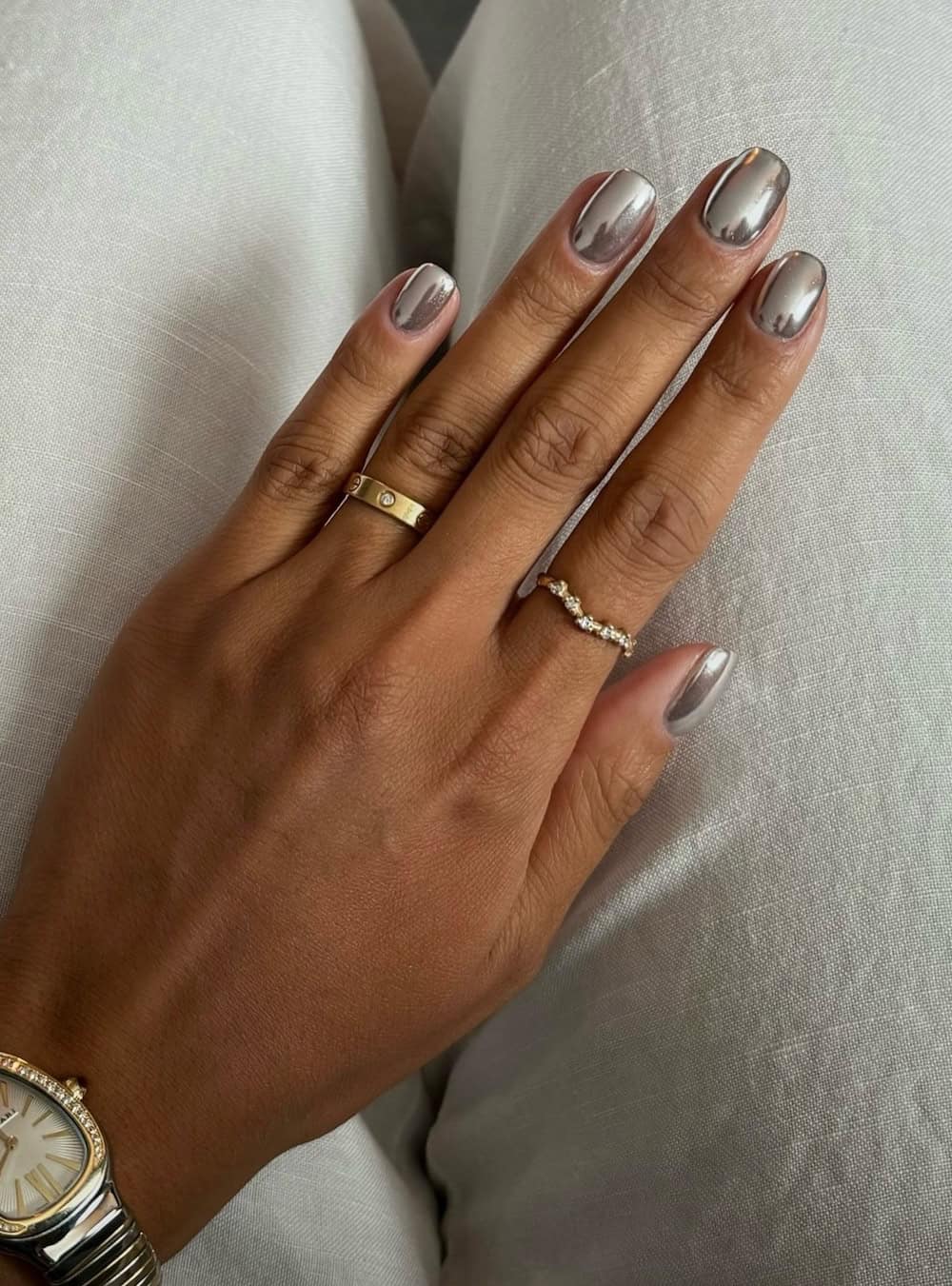 Short chrome nails