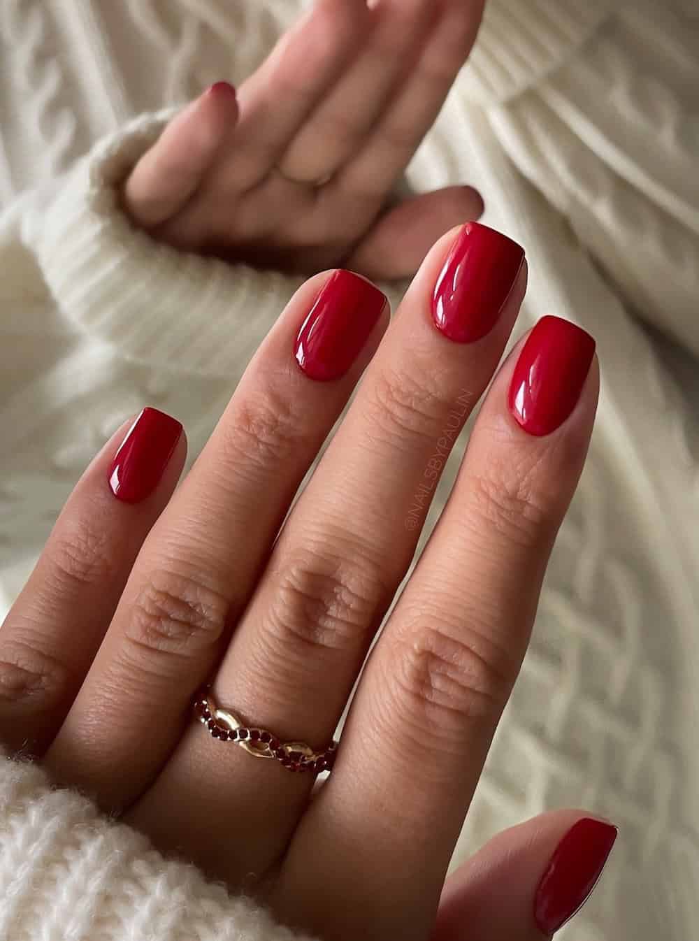 Short red square nails