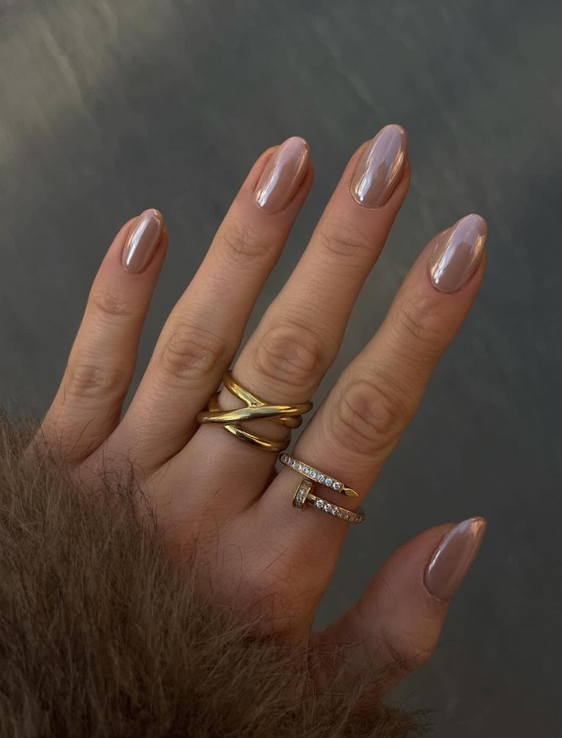 Short chrome mocha nails