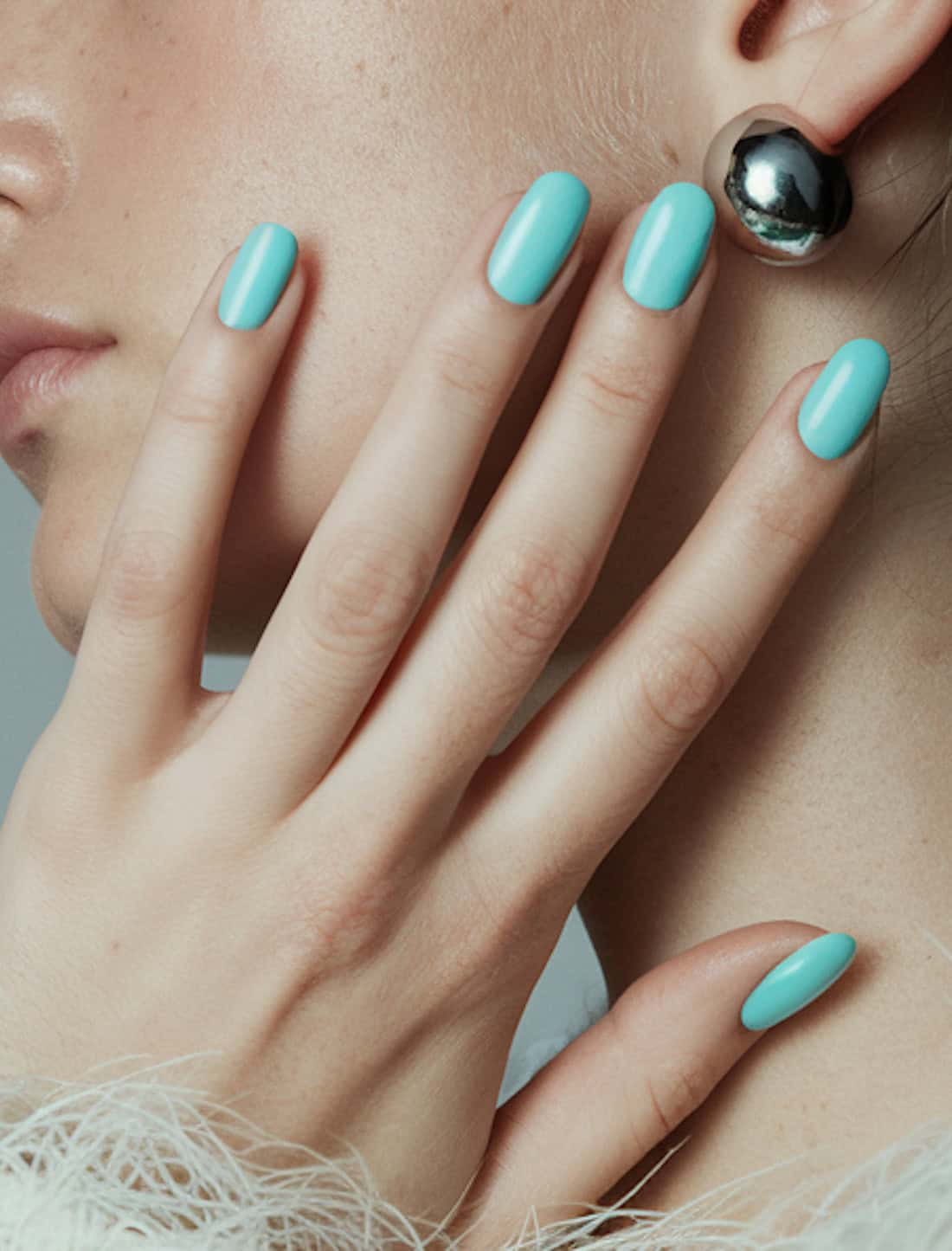 Tiffany blue short round nails