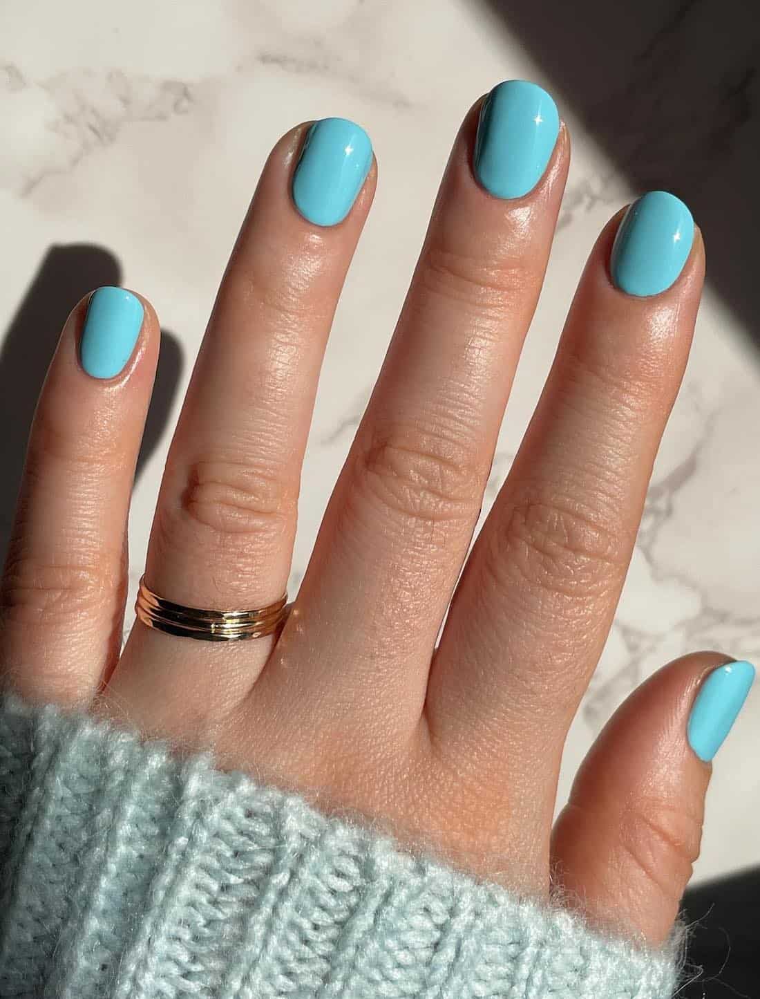 Tiffany blue short round nails